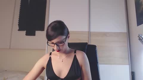 Snapshot of alycetn chatting on 02-19-25, 02:01 Alice online show from 02-19-25, 02:01