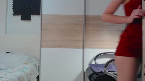 Snapshot of alycetn chatting on 10-22-25, 11:43 Alice online show from 10-22-25, 11:43