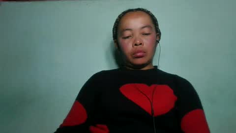 Snapshot of alypierette chatting on 06-23-26, 07:12 alypierette online show from 06-23-26, 07:12