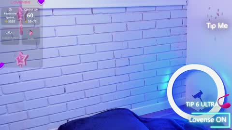 Snapshot of alys_molly chatting on 12-23-24, 02:50 sopie online show from 12-23-24, 02:50