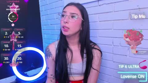 Snapshot of alys_molly chatting on 12-24-24, 02:12 sopie online show from 12-24-24, 02:12