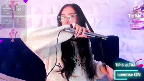 Snapshot of alys_molly chatting on 01-09-25, 11:03 sopie online show from 01-09-25, 11:03