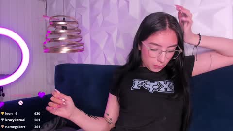 Snapshot of alys_molly chatting on 01-28-25, 02:10 sopie online show from 01-28-25, 02:10