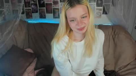 Alysa   7GMT  online show from 04-12-26, 10:59