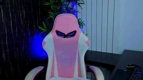 Snapshot of alyseruss chatting on 10-11-25, 06:50 Alyse online show from 10-11-25, 06:50