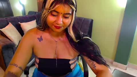 Snapshot of alyshachopra chatting on 03-01-25, 05:42 ALYSHA online show from 03-01-25, 05:42