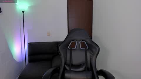 Alyson online show from 10-28-25, 01:58