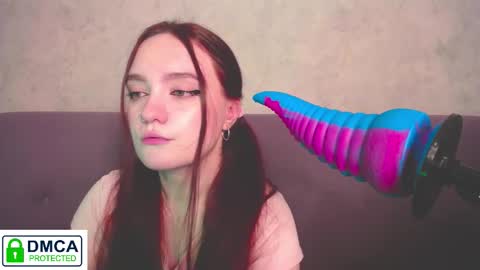 Alyssa online show from 11-19-25, 03:39