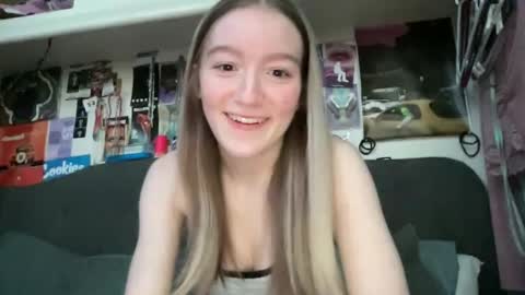 alyssag7001 online show from 03-11-25, 07:36