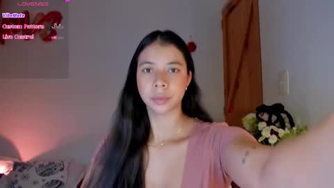 Snapshot of alyssagreen_ chatting on 10-26-25, 11:53 Im AlyssaLovense is ActiveMy pleasure is in your handsPrivate is Open online show from 10-26-25, 11:53