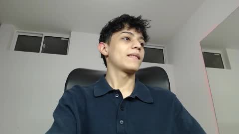 Snapshot of alyxen chatting on 03-30-26, 08:21 alyxen online show from 03-30-26, 08:21