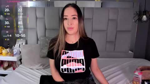 Snapshot of alyzeegorgeous chatting on 11-19-25, 06:19 Alyze make feel hot as hell online show from 11-19-25, 06:19