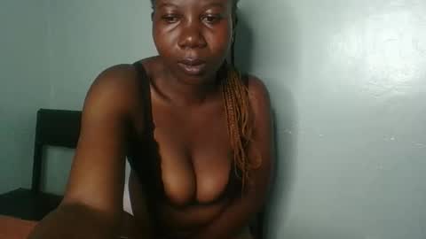 Snapshot of am_creme_delight chatting on 04-21-26, 01:42 am_creme_delight online show from 04-21-26, 01:42