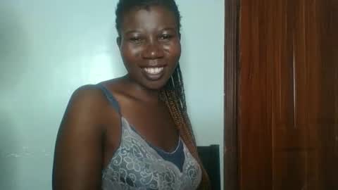 Snapshot of am_creme_delight chatting on 04-23-26, 12:40 am_creme_delight online show from 04-23-26, 12:40