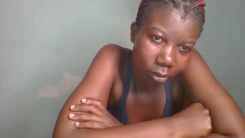 Snapshot of am_creme_delight chatting on 05-28-26, 04:32 am_creme_delight online show from 05-28-26, 04:32