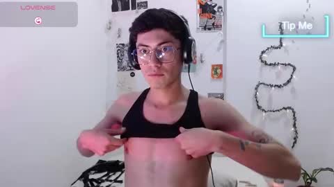 Snapshot of amad696 chatting on 02-13-25, 11:28 Amad Passer x guests Independent model online show from 02-13-25, 11:28