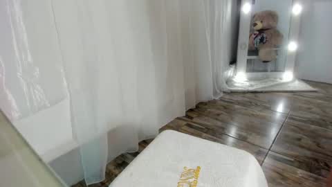 Amada Mia online show from 01-05-25, 02:06