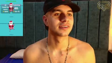 Snapshot of amadeo_wild chatting on 12-27-24, 04:10 Amadeo Wild online show from 12-27-24, 04:10