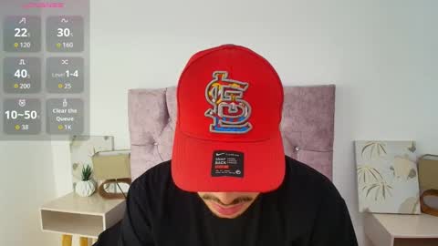 Snapshot of amadeo_wild chatting on 10-21-25, 04:08 Amadeo Wild online show from 10-21-25, 04:08