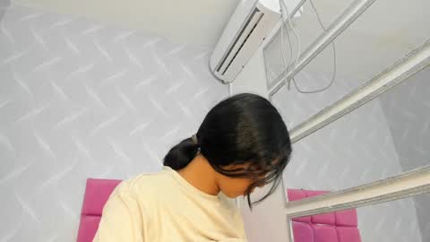 Snapshot of amaia_baez chatting on 01-23-25, 01:51 AMAIA online show from 01-23-25, 01:51