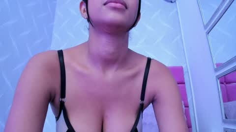 Snapshot of amaia_baez chatting on 01-26-25, 01:52 AMAIA online show from 01-26-25, 01:52
