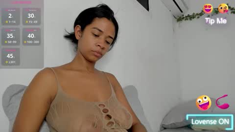 Snapshot of amaia_baez chatting on 11-24-25, 07:13 AMAIA online show from 11-24-25, 07:13