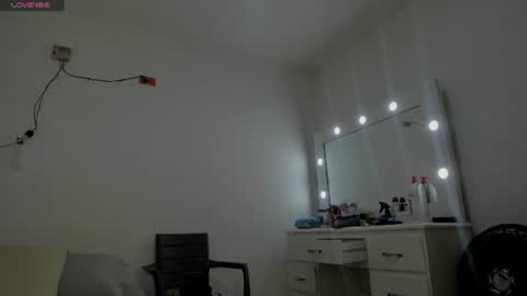Snapshot of amaia_baez chatting on 06-18-26, 06:23 AMAIA online show from 06-18-26, 06:23