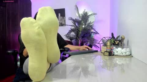 Snapshot of amaia_bushida chatting on 09-17-25, 02:02 anny online show from 09-17-25, 02:02