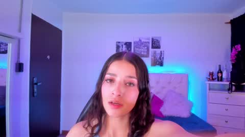 Snapshot of amaia_daniells chatting on 12-29-24, 01:13 B I A N C A online show from 12-29-24, 01:13