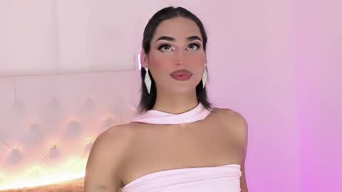 amal_baddel_ online show from 12-21-25, 06:31