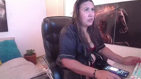Snapshot of amalia_brunette chatting on 07-18-26, 08:01 AMALIA online show from 07-18-26, 08:01