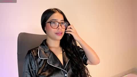 Amalia    real MIA  online show from 04-15-26, 01:12
