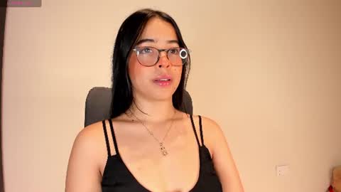 Snapshot of amaliaandrade chatting on 06-11-26, 02:33 Amalia real MIA online show from 06-11-26, 02:33