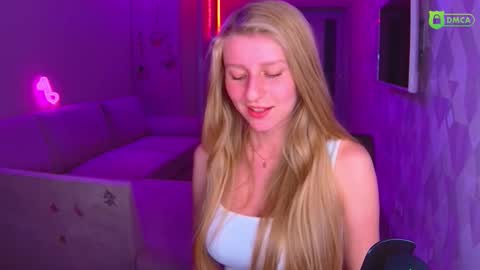 Snapshot of amaliaqueen999 chatting on 11-08-25, 02:50 Amalia online show from 11-08-25, 02:50