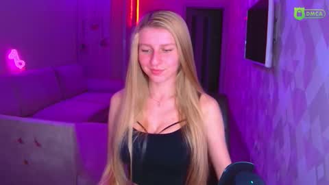 Snapshot of amaliaqueen999 chatting on 11-21-25, 03:00 Amalia online show from 11-21-25, 03:00