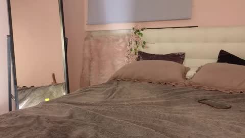 Snapshot of amalyvill chatting on 10-04-25, 03:32 Anna My schedule for this week WednesdayThursdayFridaySaturday online show from 10-04-25, 03:32