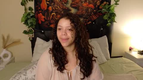 Snapshot of amand1_sweet chatting on 10-05-25, 01:42 online show from 10-05-25, 01:42