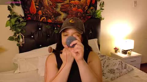 Snapshot of amand1_sweet chatting on 11-02-25, 01:24 online show from 11-02-25, 01:24