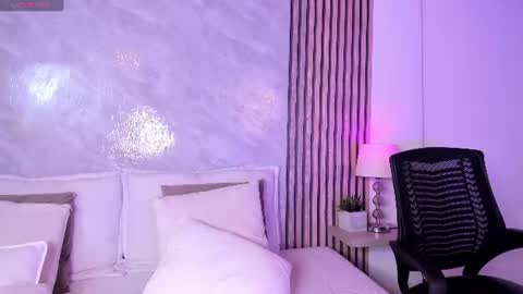 Luisa online show from 07-10-26, 01:10