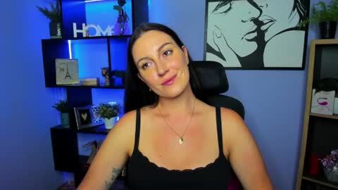 Snapshot of amanda_burn chatting on 05-13-26, 01:30 Amanda online show from 05-13-26, 01:30