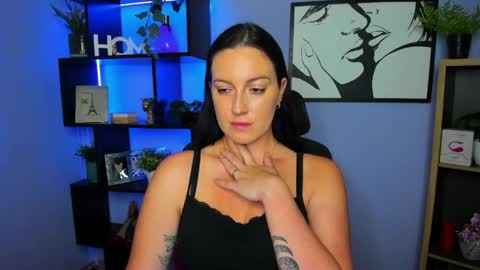 Snapshot of amanda_burn chatting on 05-18-26, 01:17 Amanda online show from 05-18-26, 01:17