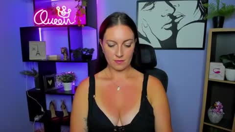 Snapshot of amanda_burn chatting on 06-11-26, 01:53 Amanda online show from 06-11-26, 01:53