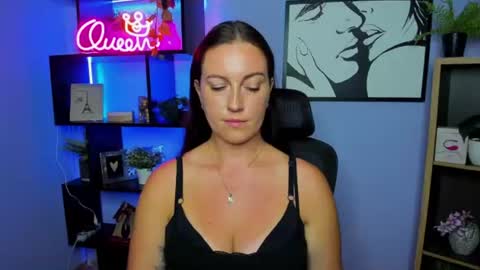Snapshot of amanda_burn chatting on 06-15-26, 01:24 Amanda online show from 06-15-26, 01:24