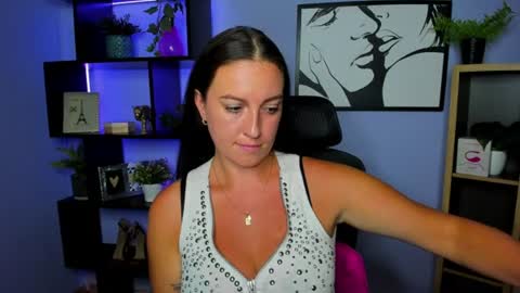 Snapshot of amanda_burn chatting on 07-08-26, 02:10 Amanda online show from 07-08-26, 02:10