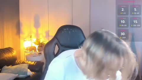 Snapshot of amanda_butlerr chatting on 10-12-25, 09:41 Hi im Amanda online show from 10-12-25, 09:41