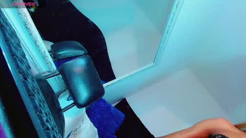 Snapshot of amanda_gray1 chatting on 11-04-25, 04:11 amanda_gray1 online show from 11-04-25, 04:11