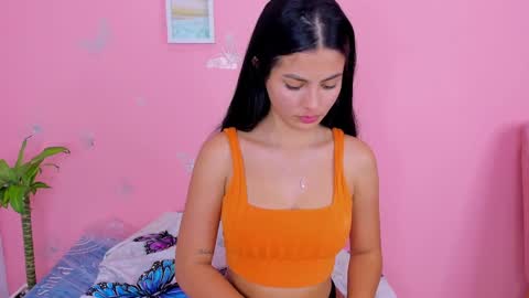 Snapshot of amanda_lorense chatting on 12-24-24, 04:55 Thalia online show from 12-24-24, 04:55