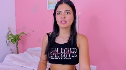 Snapshot of amanda_lorense chatting on 01-29-25, 07:25 Thalia online show from 01-29-25, 07:25