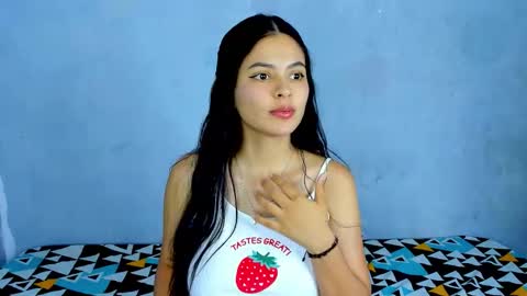 Snapshot of amanda_lorense chatting on 02-12-26, 04:18 Thalia online show from 02-12-26, 04:18