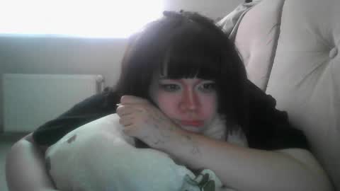Snapshot of amanda_mia chatting on 04-17-26, 11:02 amanda_mia online show from 04-17-26, 11:02
